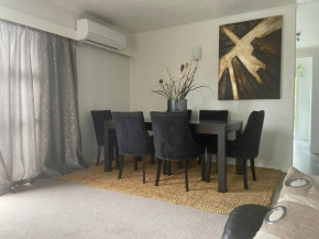 Kensington Estate - classy two bedroom roomy house